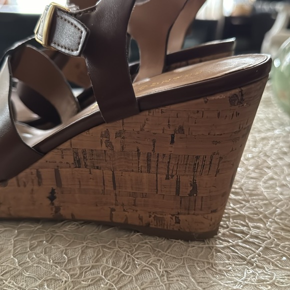 New without tags Franco Sarno wedged sandals - Picture 4 of 4